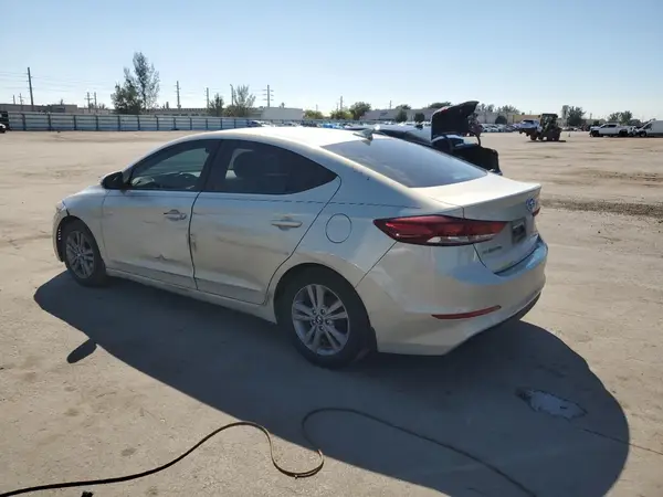 KMHD84LF3HU431143 2017 HYUNDAI ELANTRA - Image 2