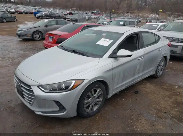 KMHD84LF3JU467713 2018 HYUNDAI ELANTRA - Image 2