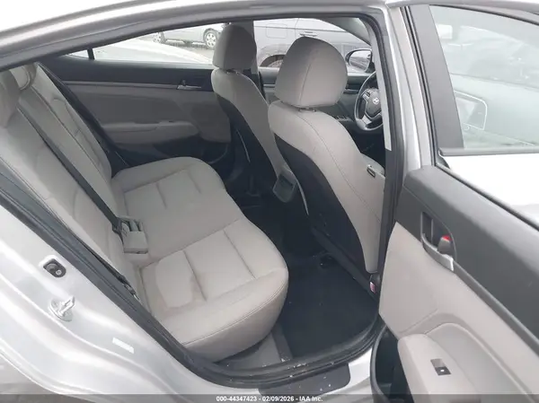 KMHD84LF3JU467713 2018 HYUNDAI ELANTRA - Image 8