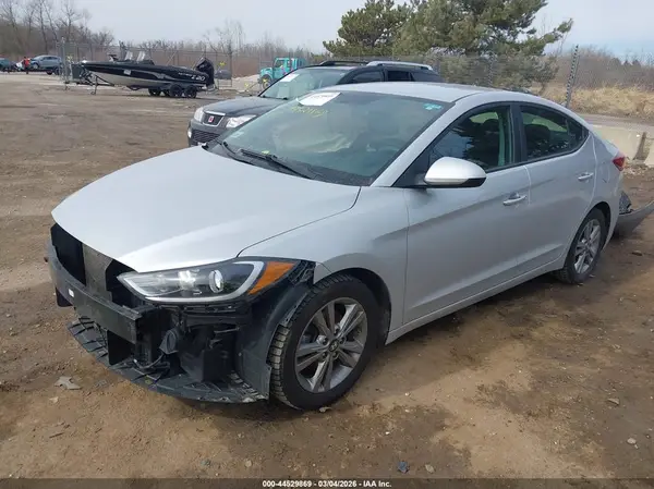 KMHD84LF3JU475567 2018 HYUNDAI ELANTRA - Image 2