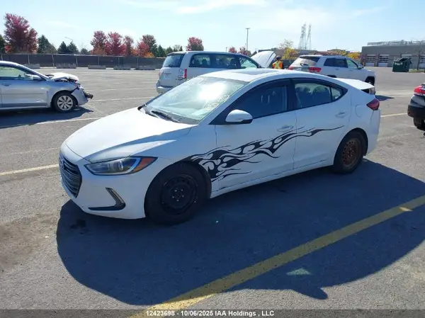 KMHD84LF3JU499495 2018 HYUNDAI ELANTRA - Image 2