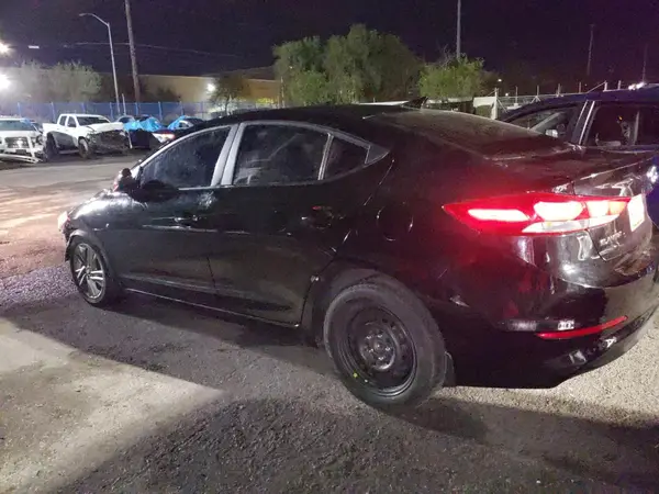KMHD84LF3JU500001 2018 HYUNDAI ELANTRA - Image 2