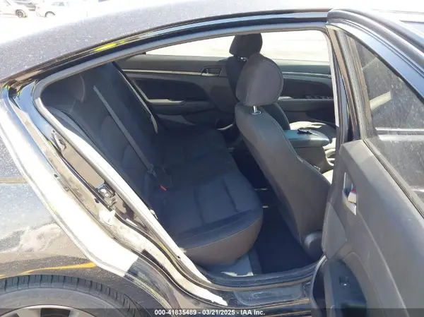 KMHD84LF3JU501858 2018 HYUNDAI ELANTRA - Image 8