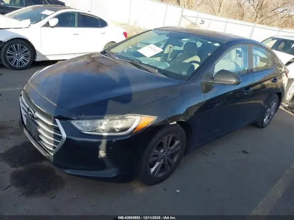 KMHD84LF3JU502945 2018 HYUNDAI ELANTRA - Image 2