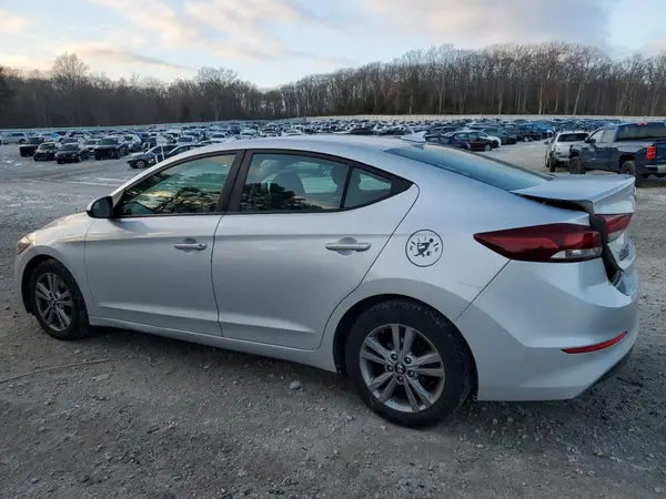KMHD84LF3JU520555 2018 HYUNDAI ELANTRA - Image 2