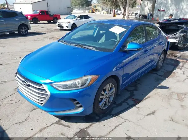 KMHD84LF3JU554186 2018 HYUNDAI ELANTRA - Image 2