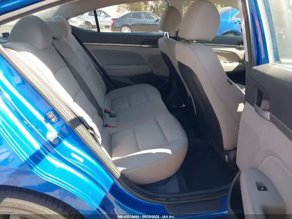 KMHD84LF3JU554186 2018 HYUNDAI ELANTRA - Image 8