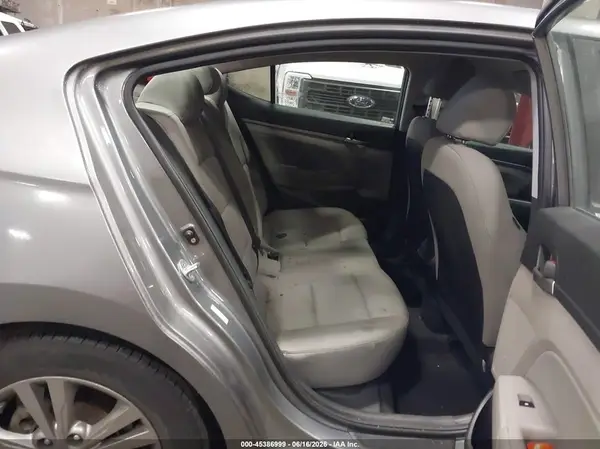KMHD84LF3JU554382 2018 HYUNDAI ELANTRA - Image 8