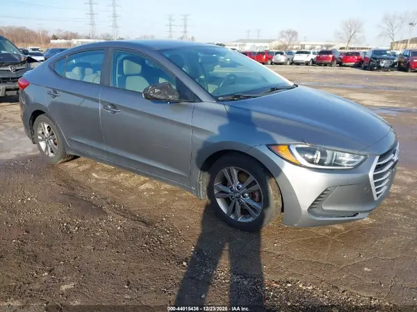 KMHD84LF3JU556200 2018 HYUNDAI ELANTRA - Image 1