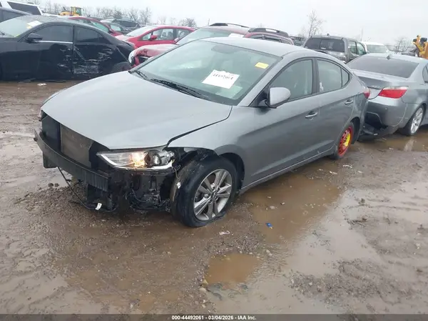 KMHD84LF3JU556388 2018 HYUNDAI ELANTRA - Image 2