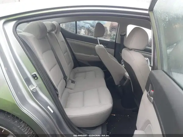 KMHD84LF3JU556388 2018 HYUNDAI ELANTRA - Image 8