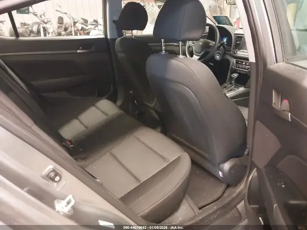 KMHD84LF3JU559873 2018 HYUNDAI ELANTRA - Image 8