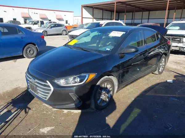 KMHD84LF3JU562935 2018 HYUNDAI ELANTRA - Image 2