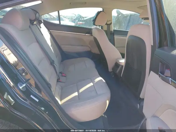 KMHD84LF3JU562935 2018 HYUNDAI ELANTRA - Image 8