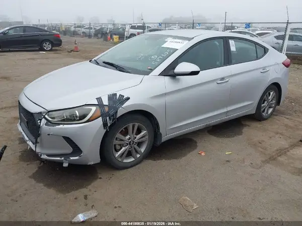 KMHD84LF3JU584305 2018 HYUNDAI ELANTRA - Image 2