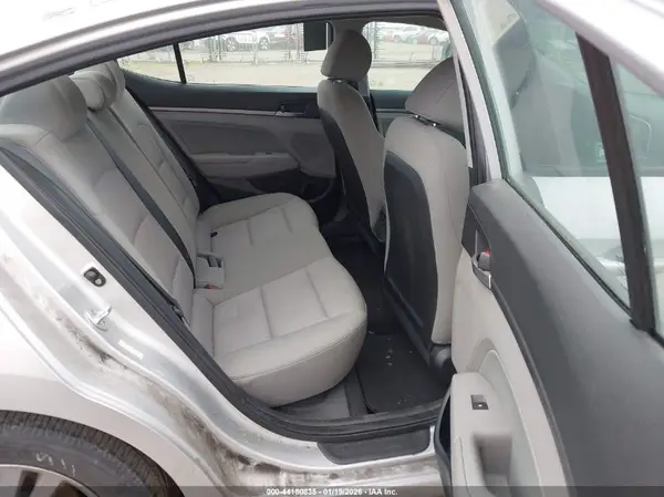 KMHD84LF3JU584305 2018 HYUNDAI ELANTRA - Image 8