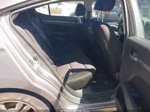 KMHD84LF3JU585387 2018 HYUNDAI ELANTRA - Image 8