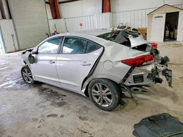KMHD84LF3JU586037 2018 HYUNDAI ELANTRA - Image 2