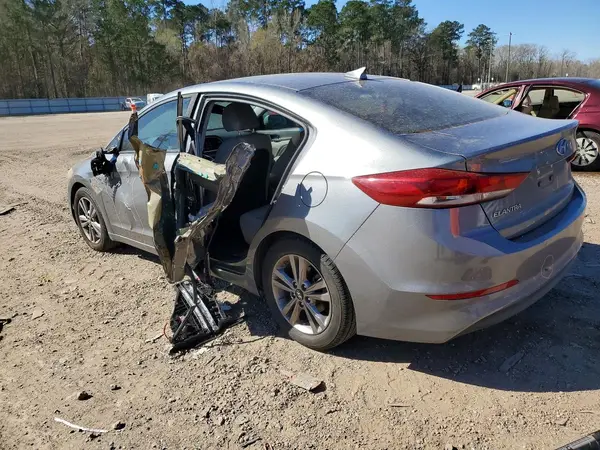 KMHD84LF3JU608800 2018 HYUNDAI ELANTRA - Image 2