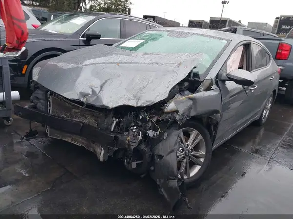 KMHD84LF3JU609591 2018 HYUNDAI ELANTRA - Image 2