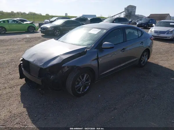 KMHD84LF3JU623586 2018 HYUNDAI ELANTRA - Image 2