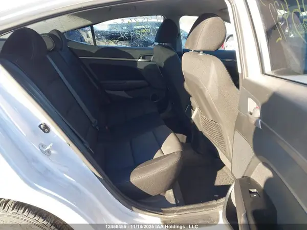 KMHD84LF3JU635432 2018 HYUNDAI ELANTRA - Image 8