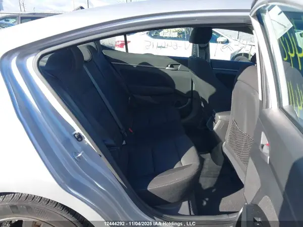KMHD84LF3JU644115 2018 HYUNDAI ELANTRA - Image 8