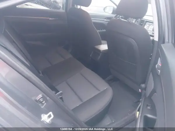 KMHD84LF3JU678409 2018 HYUNDAI ELANTRA - Image 8