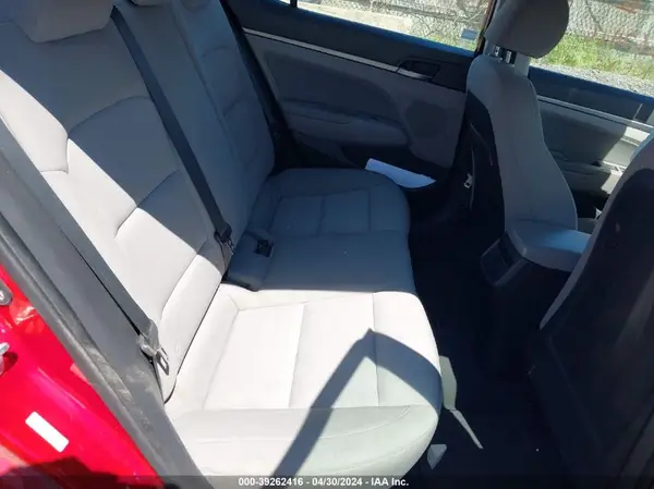 KMHD84LF3JU697820 2018 HYUNDAI ELANTRA - Image 8