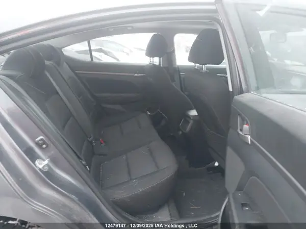KMHD84LF3JU700487 2018 HYUNDAI ELANTRA - Image 8