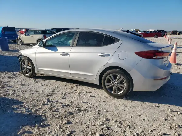 KMHD84LF3JU728256 2018 HYUNDAI ELANTRA - Image 2