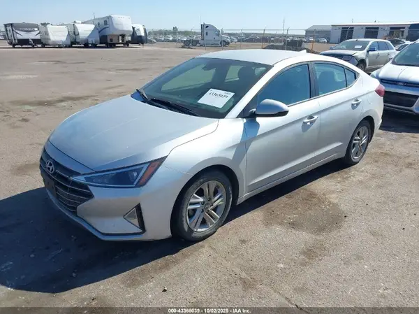 KMHD84LF3KU746421 2019 HYUNDAI ELANTRA - Image 2