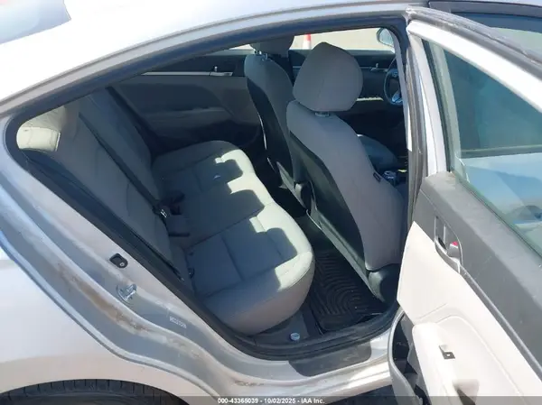 KMHD84LF3KU746421 2019 HYUNDAI ELANTRA - Image 8