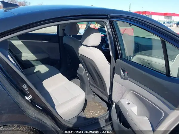 KMHD84LF3KU746547 2019 HYUNDAI ELANTRA - Image 8