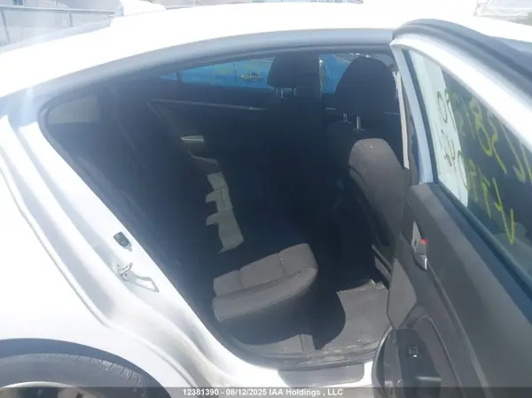 KMHD84LF3KU790421 2019 HYUNDAI ELANTRA - Image 8