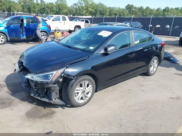 KMHD84LF3KU845594 2019 HYUNDAI ELANTRA - Image 2