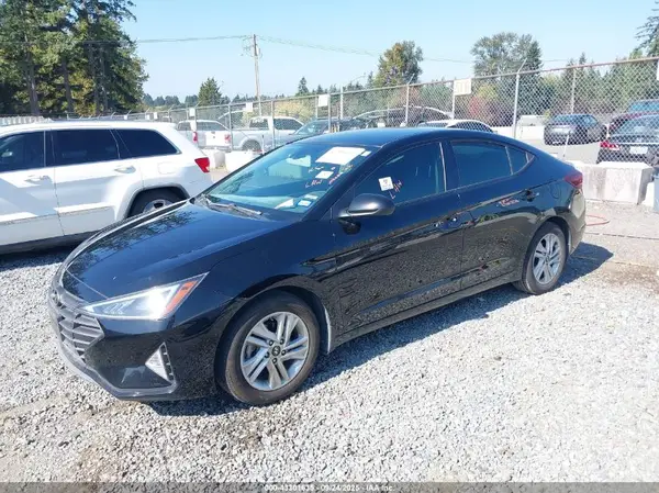 KMHD84LF3LU001590 2020 HYUNDAI ELANTRA - Image 2