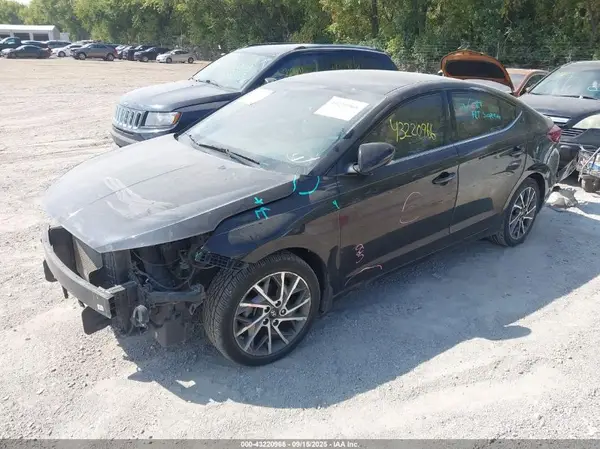 KMHD84LF3LU015456 2020 HYUNDAI ELANTRA - Image 2