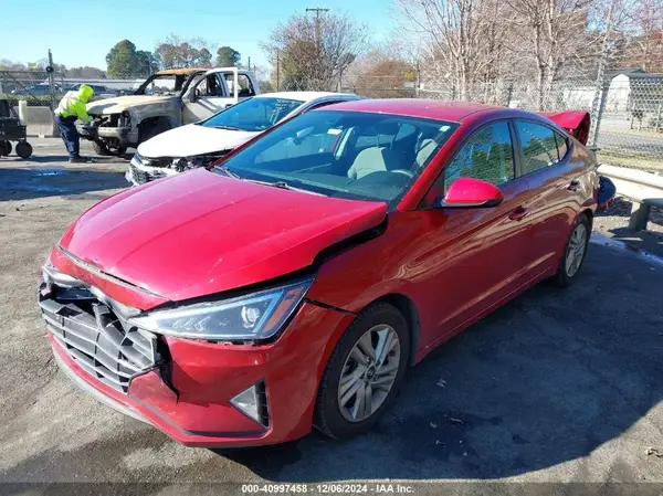 KMHD84LF3LU020902 2020 HYUNDAI ELANTRA - Image 2