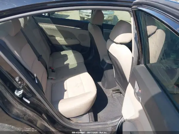 KMHD84LF3LU926550 2020 HYUNDAI ELANTRA - Image 8