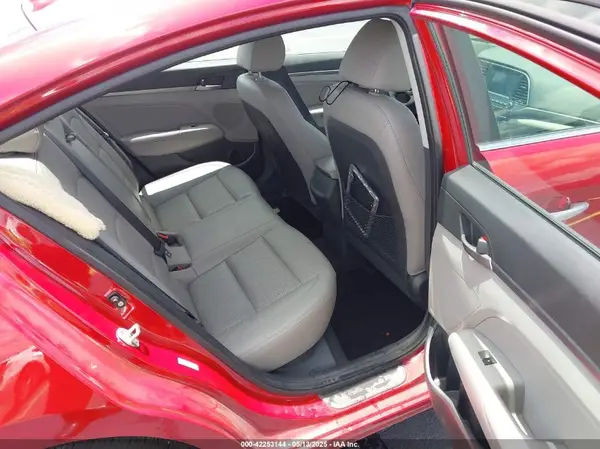 KMHD84LF4HU073311 2017 HYUNDAI ELANTRA - Image 8