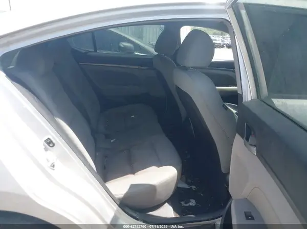 KMHD84LF4HU075110 2017 HYUNDAI ELANTRA - Image 8