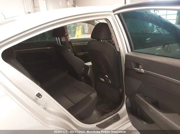 KMHD84LF4HU100488 2017 HYUNDAI ELANTRA - Image 8