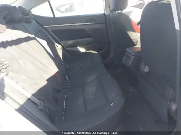 KMHD84LF4HU103648 2017 HYUNDAI ELANTRA - Image 8