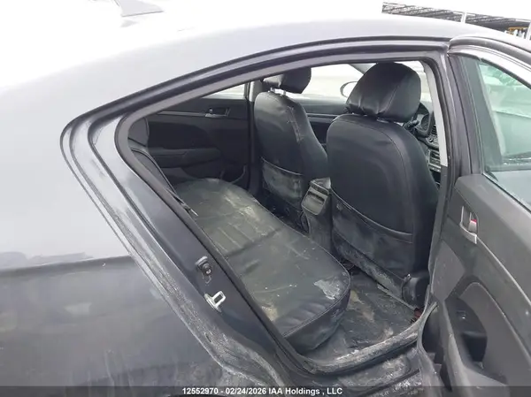 KMHD84LF4HU116674 2017 HYUNDAI ELANTRA - Image 8