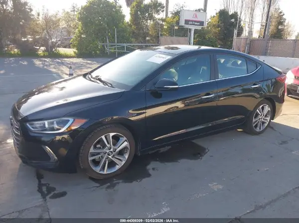 KMHD84LF4HU123477 2017 HYUNDAI ELANTRA - Image 2