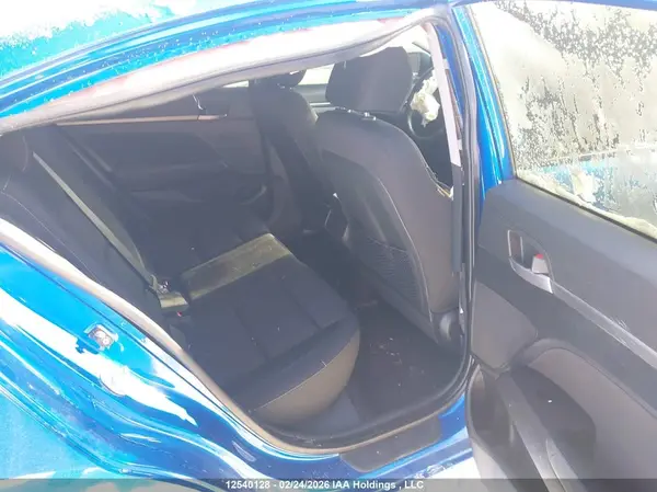 KMHD84LF4HU123771 2017 HYUNDAI ELANTRA - Image 8