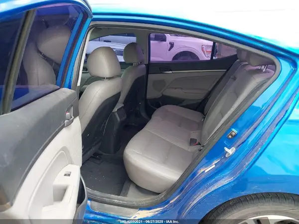 KMHD84LF4HU135757 2017 HYUNDAI ELANTRA - Image 8