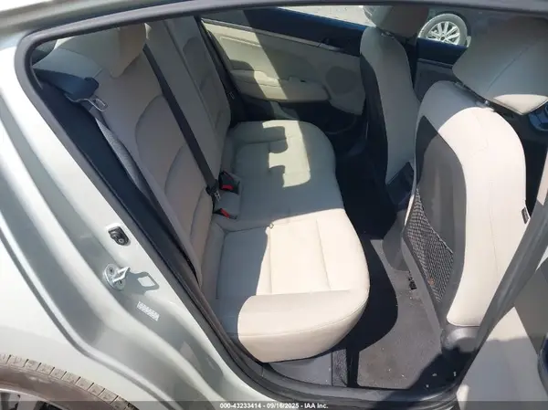 KMHD84LF4HU141137 2017 HYUNDAI ELANTRA - Image 8