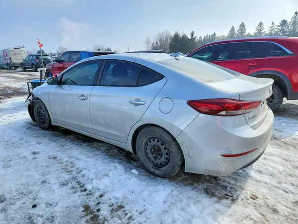 KMHD84LF4HU142630 2017 HYUNDAI ELANTRA - Image 2